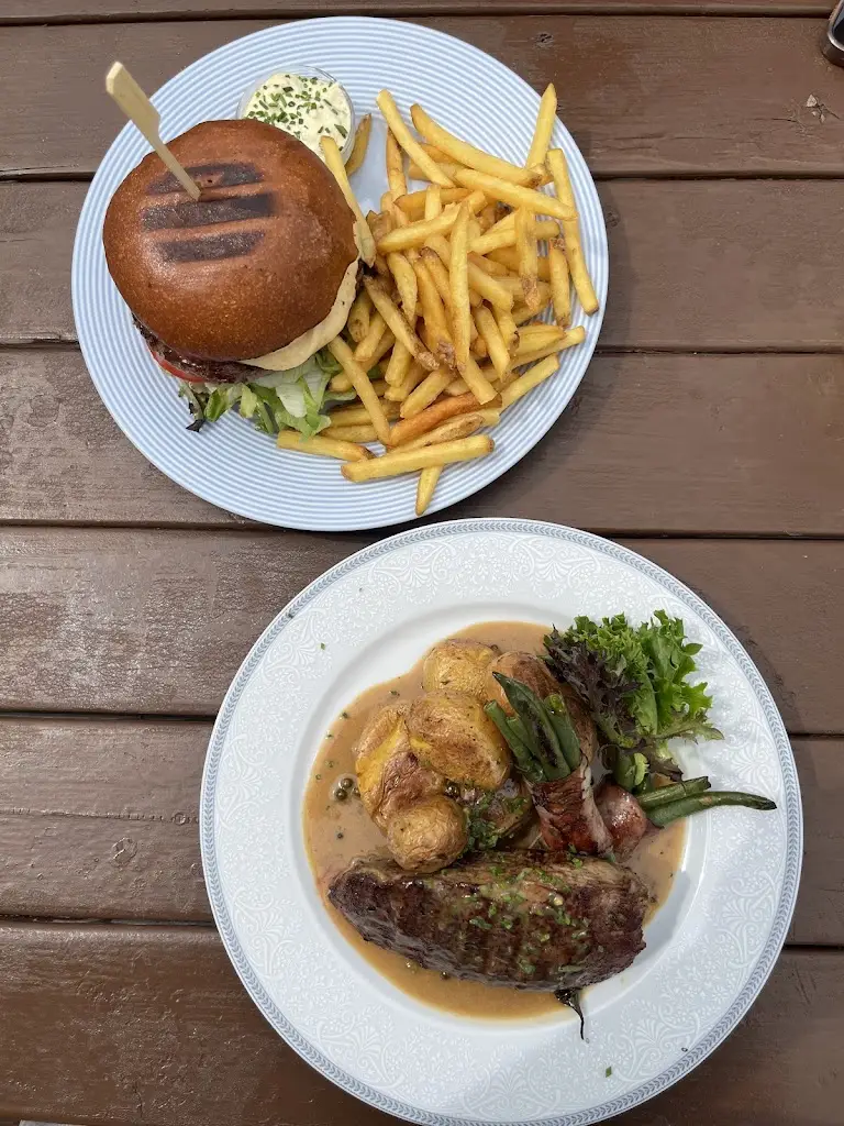 Ilgar “BesOn” Naghiyev_ČERNÁ SRNA_Mšeno_review