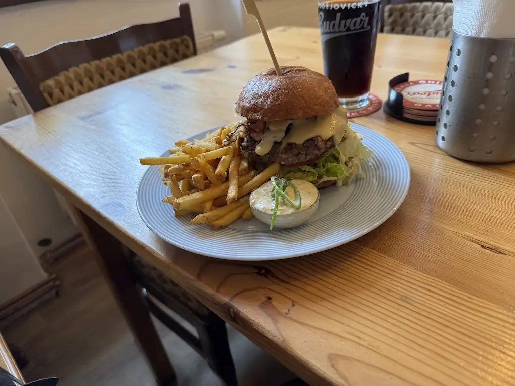 ČERNÁ SRNA_Mšeno_slider_image_2