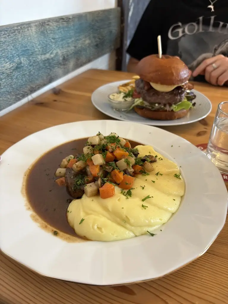 ČERNÁ SRNA_Mšeno_slider_image_3