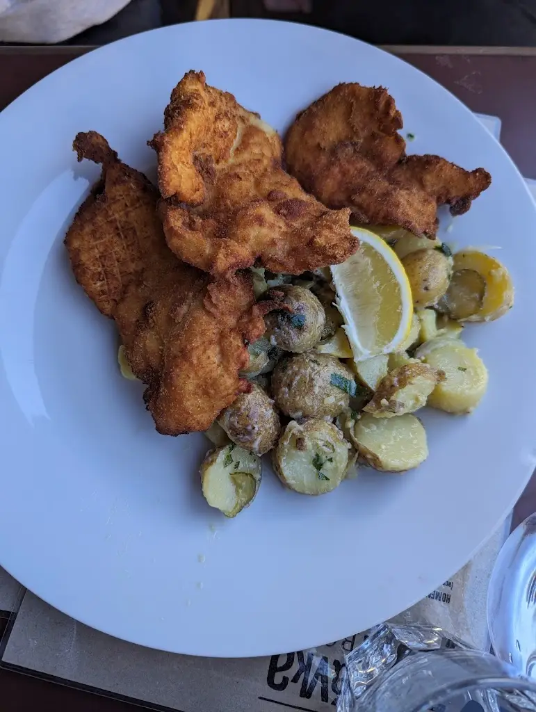 Oğuz Özcan_Zastávka Nižbor_Nižbor_review