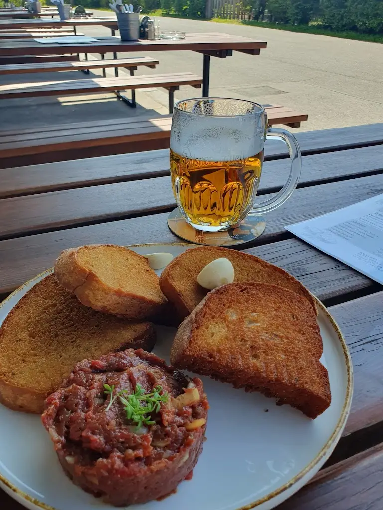 Joseph Ivanyi_Restaurace Hotel Praha_Nižbor_review