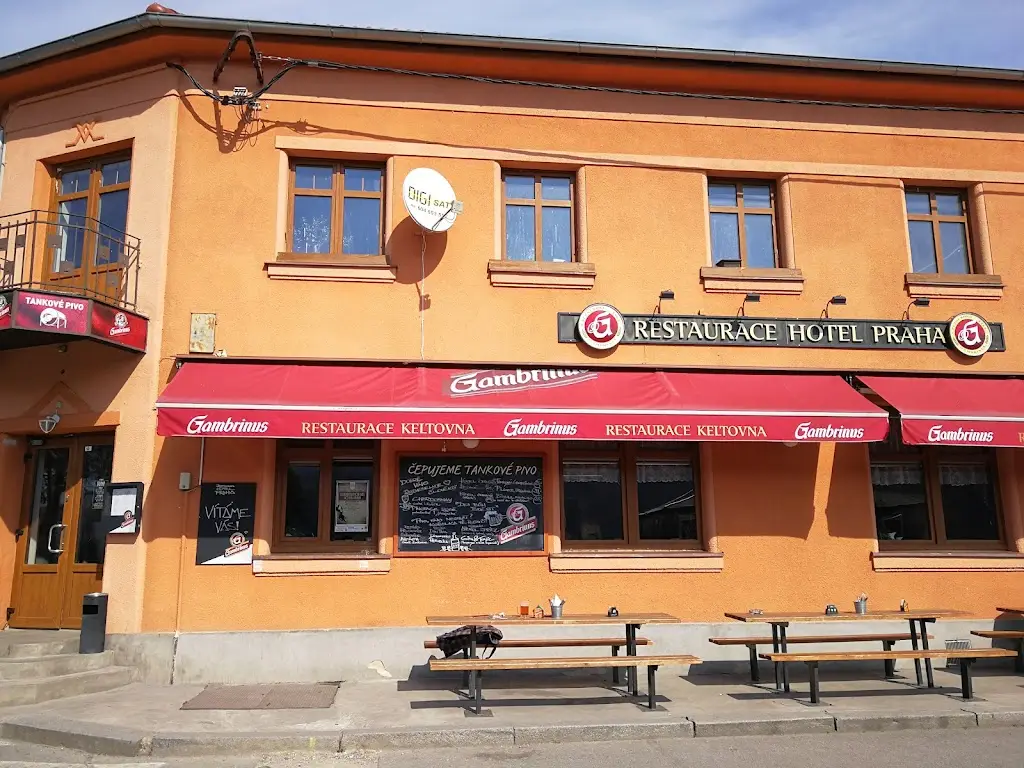 Restaurace Hotel Praha restaurant in Nižbor