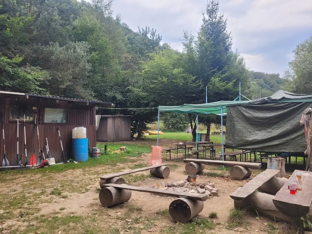 Kateřina Pokorná_Vodácké přírodní tábořiště Blackfoot - Nižbor_Nižbor_review