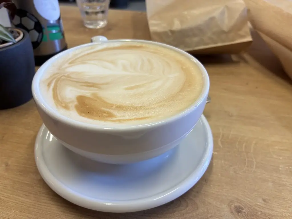 Sergey Mitkov_Kafe Plechofka_Mníšek pod Brdy_review