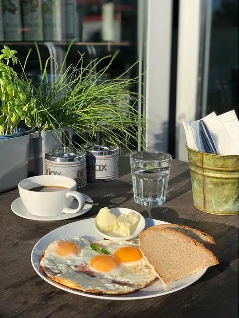 Kafe Plechofka_Mníšek pod Brdy_slider_image_3