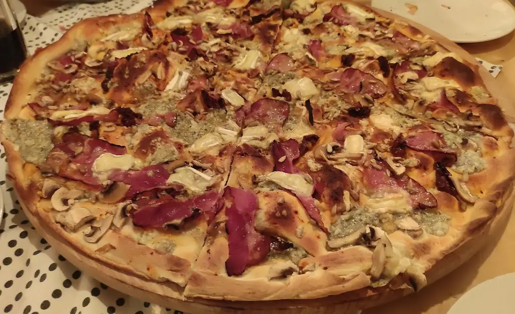 Zaruhi Tadevosyan_Mexikáno_Neratovice_review