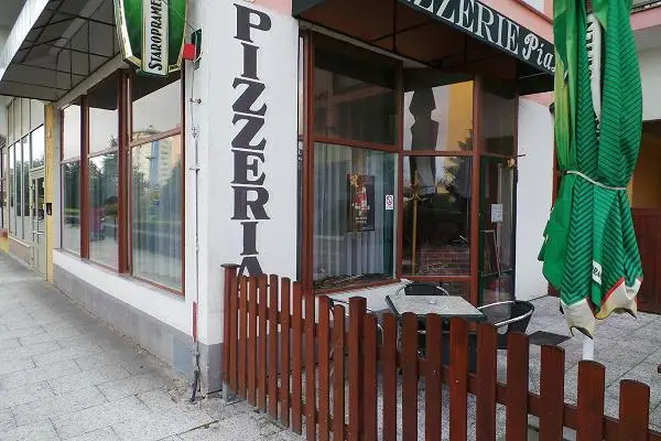 Pizzerie Piazza restaurant in Neratovice