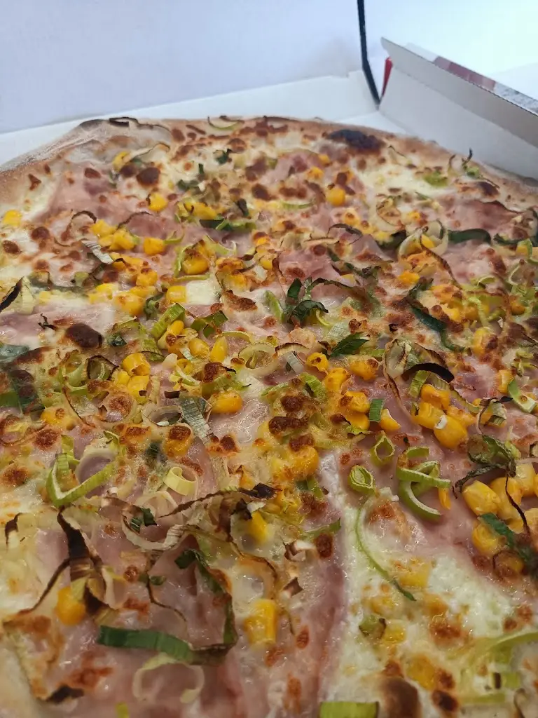 Pizza Shark_Nový Knín_slider_image_2