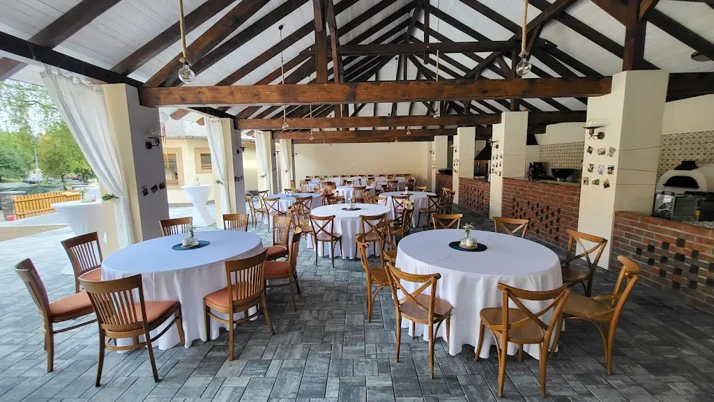 Restaurace Zahrádka na kopečku_Milovice_slider_image_1