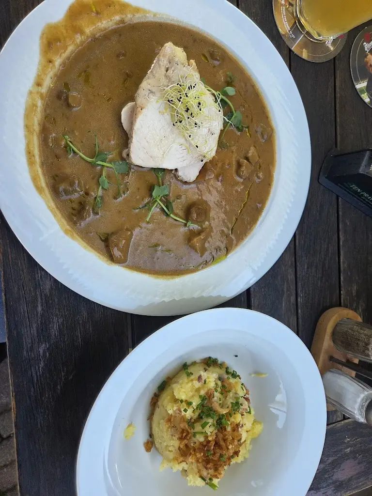 Restaurace Zahrádka na kopečku_Milovice_slider_image_3