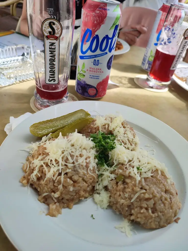 Sabina “Emma” Nováková_Restaurace U Janatů_Milovice_review