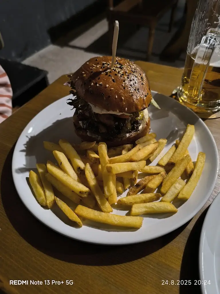 Lukáš Klenka_VERANDA_Milovice_review