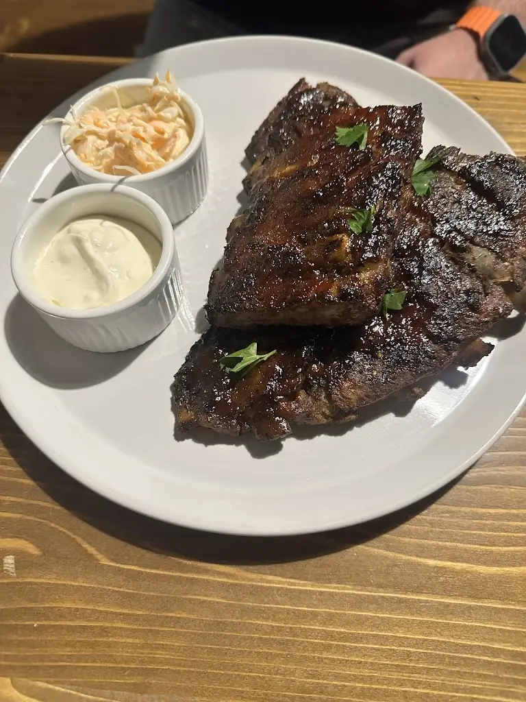 Ondřej Hrdý_VERANDA_Milovice_review