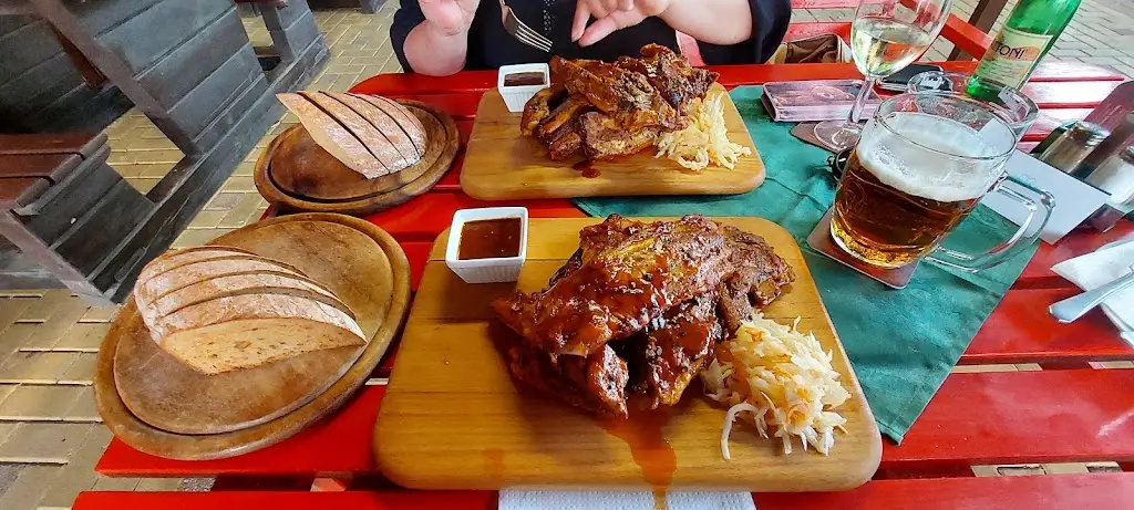 Serge “GIDDA Praha”_U Bílé labutě_Milovice_review