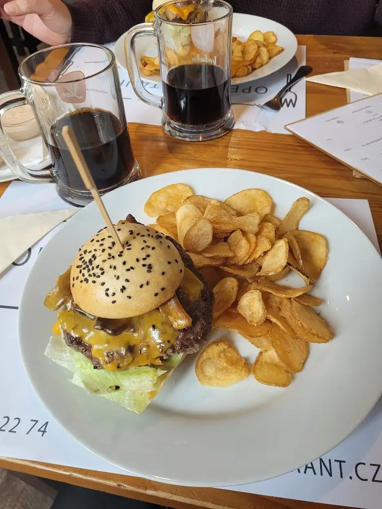 Kristýna Nevřelová_Opera Restaurant_Odolena Voda_review