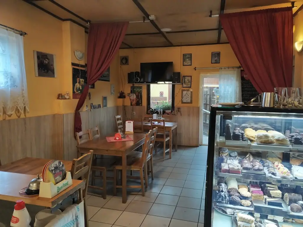 Cukrárna-Občerstvení U Pixů restaurant in Lysá nad Labem