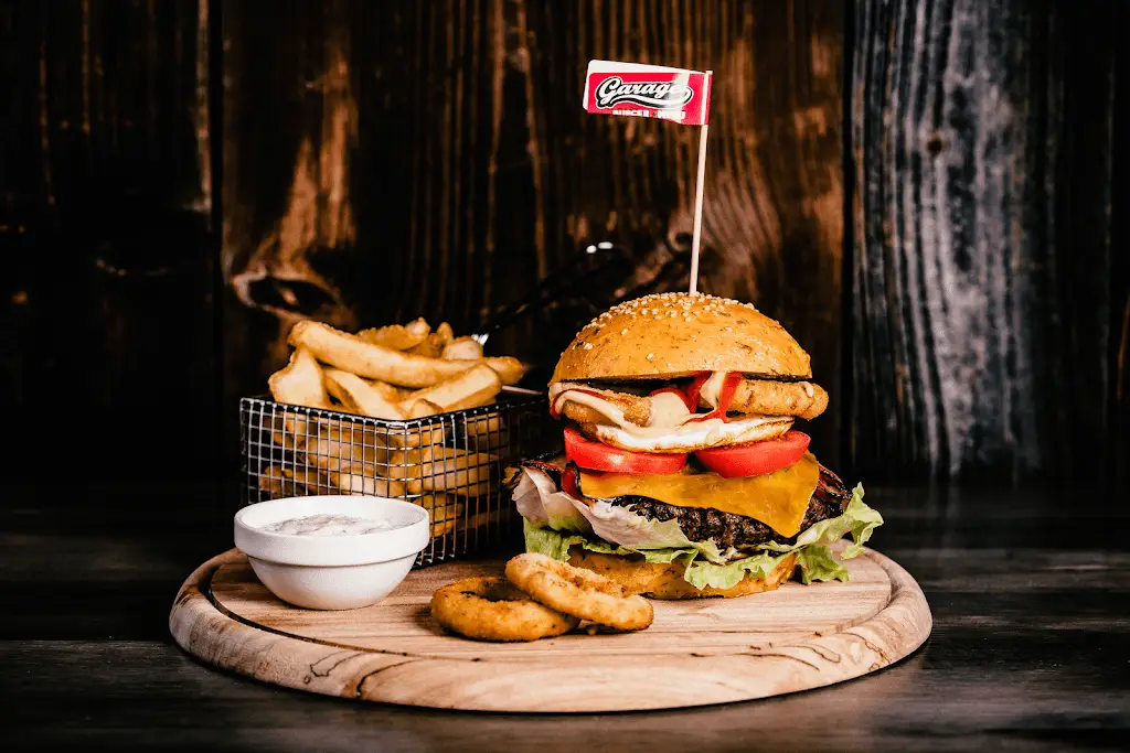 GARAGE restaurace Tábor_Okres Tábor_slider_image_2