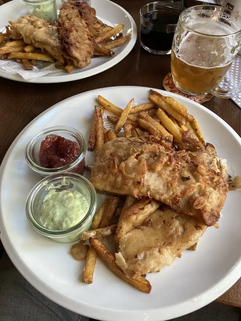 Marcel Zabojnik_Restaurace na schůdkách_Okres Tábor_review