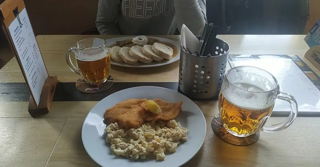 Levente Czakói_Restaurace U Nádraží_Nymburk_review