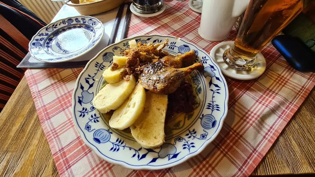 Bohumir Kamenec_Restaurant U Máni v Třebani_Okres Beroun_review