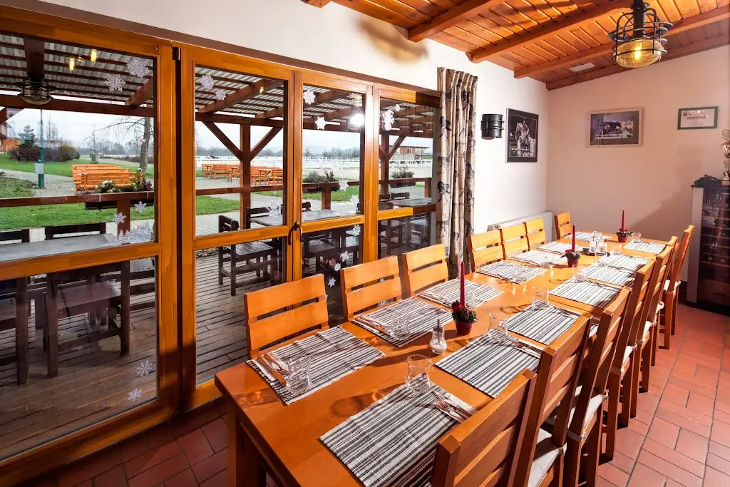 Farma Ptýrov_Mnichovo Hradiště_slider_image_1