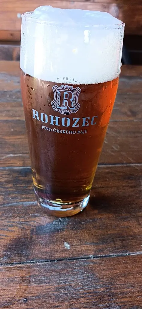 Kristýna Vacardová_Kiosek Pod Drábkama_Mnichovo Hradiště_recensione