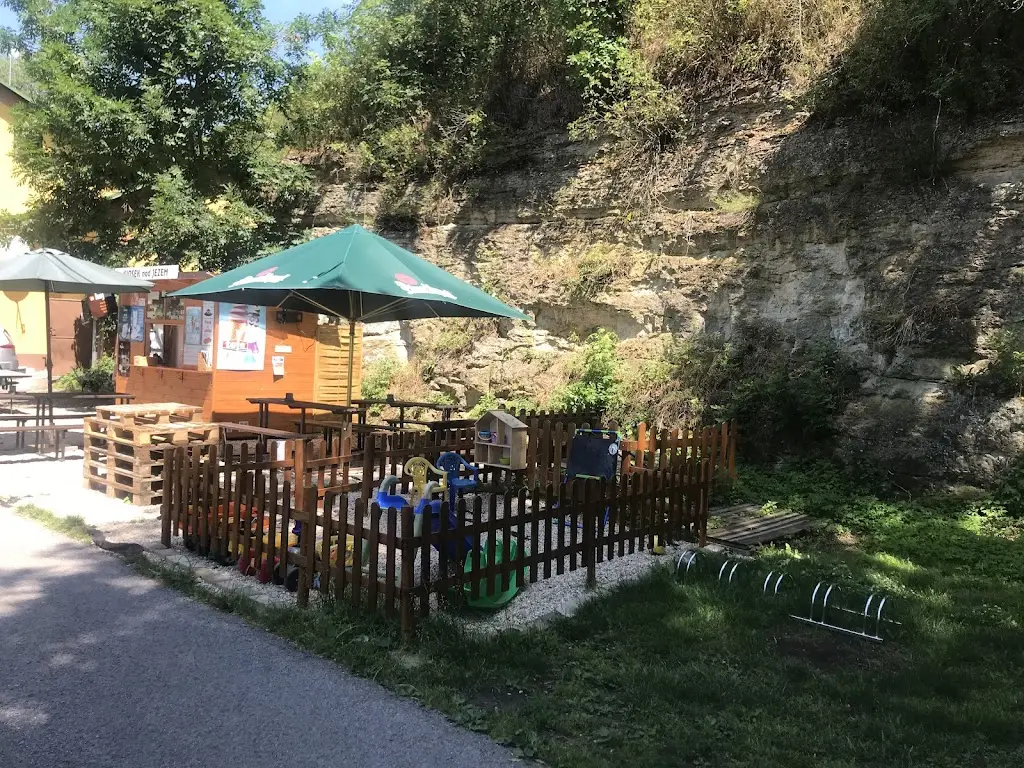 Kiosek nad jezem_Mnichovo Hradiště_slider_image_3