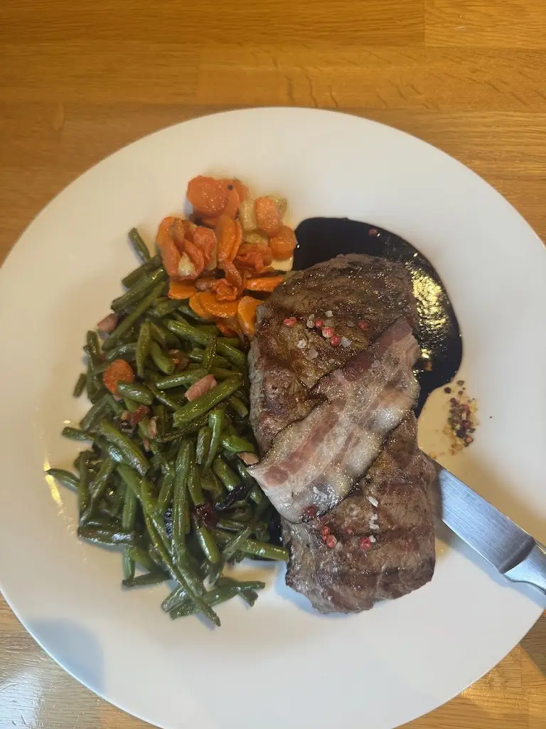 Robert Smith_Red Door Steakhouse_Okres Praha-východ_review