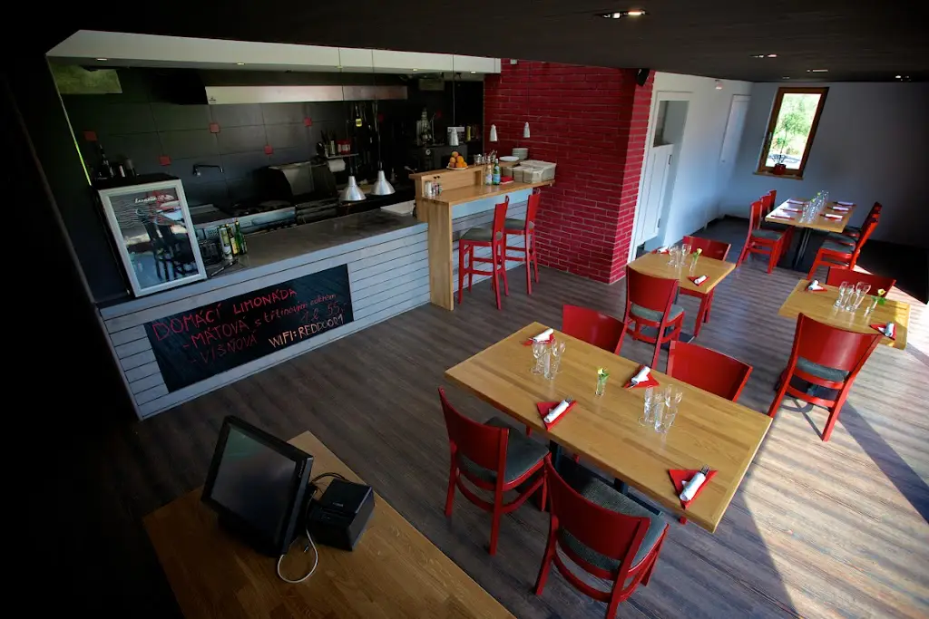 Red Door Steakhouse restaurant in Okres Praha-východ