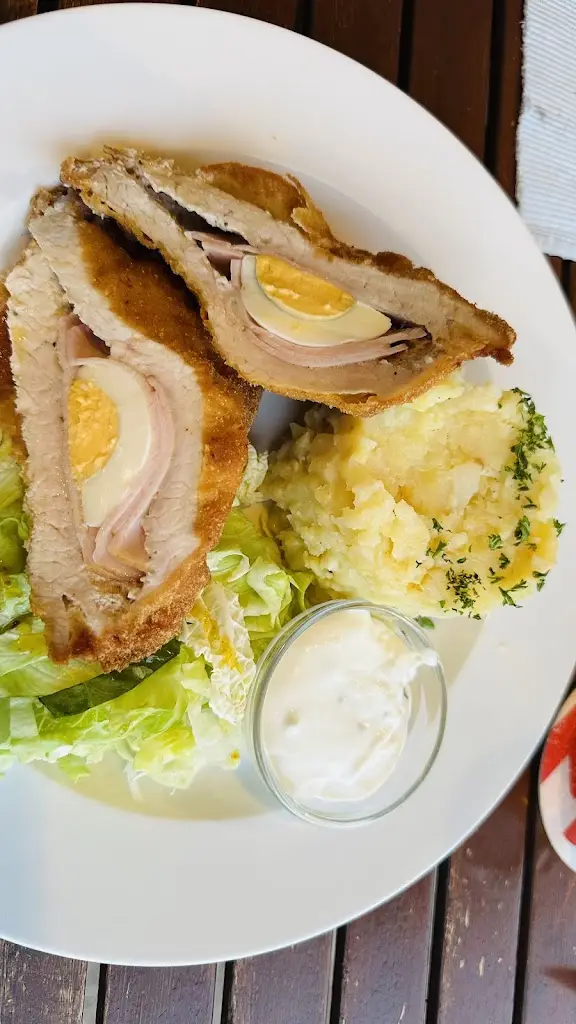 Mira Su_Restaurant CAMP Mělník_Okres Mělník_review