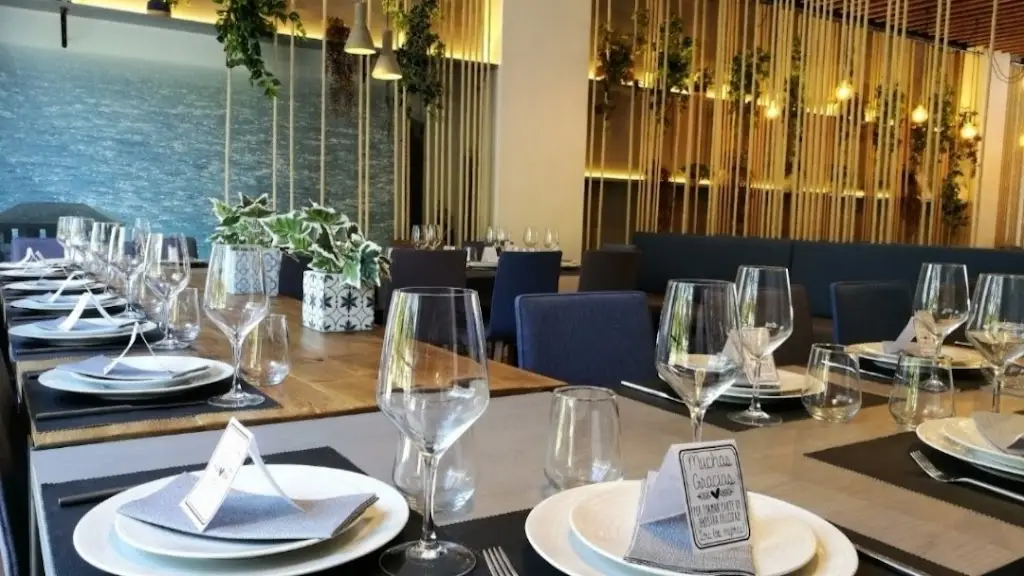 Restaurante Poseidon mediterraneo_Bernartice_slider_image_1