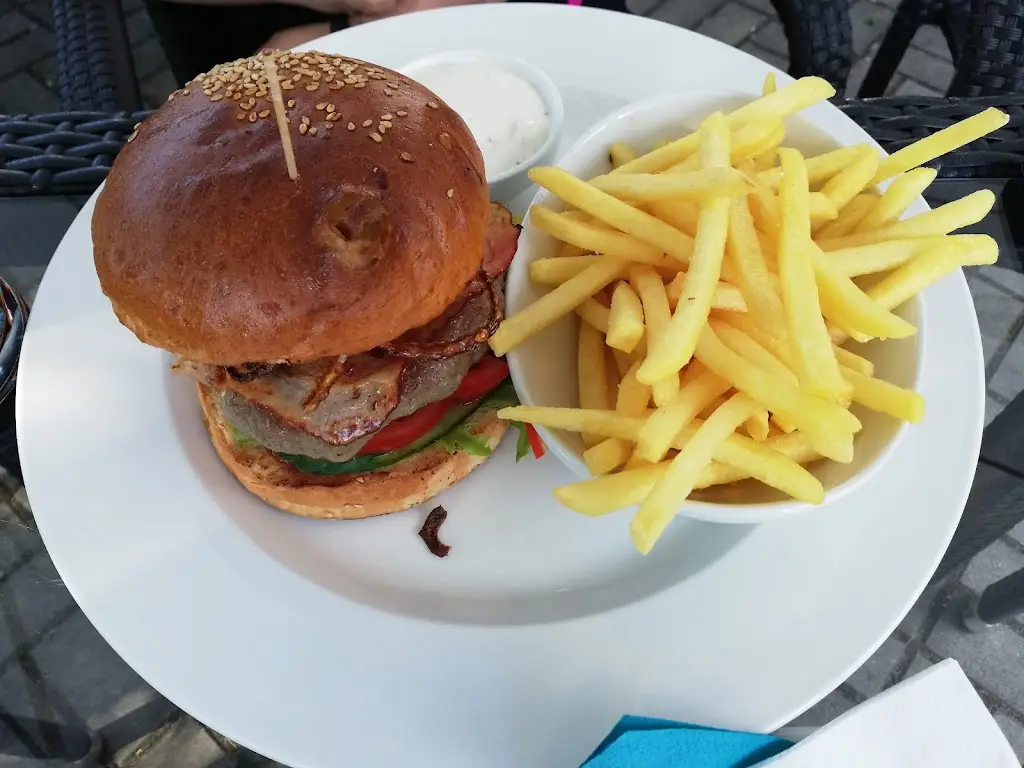 Menu_Monaco Complex_Okres Rakovník_image_5