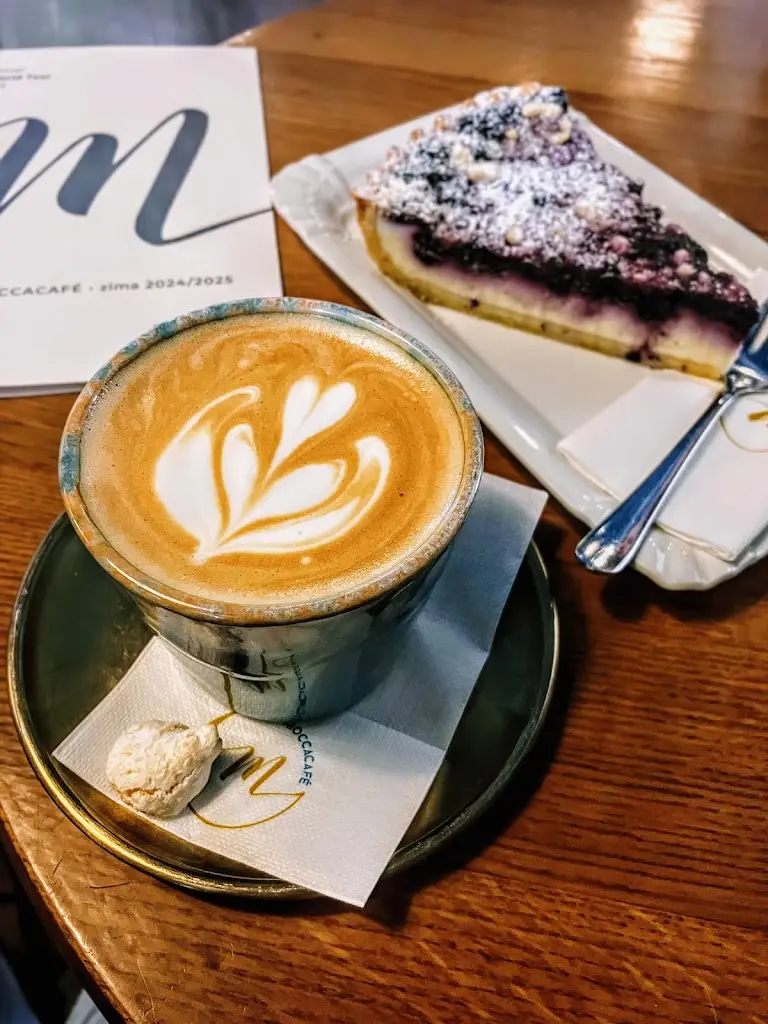 Eszter Horváth_MOCCACAFÉ_Okres Tábor_review