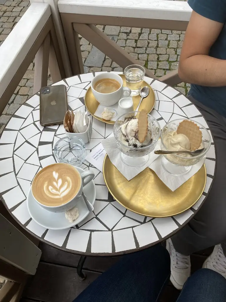 Marketa Dominguez_MOCCACAFÉ_Okres Tábor_review