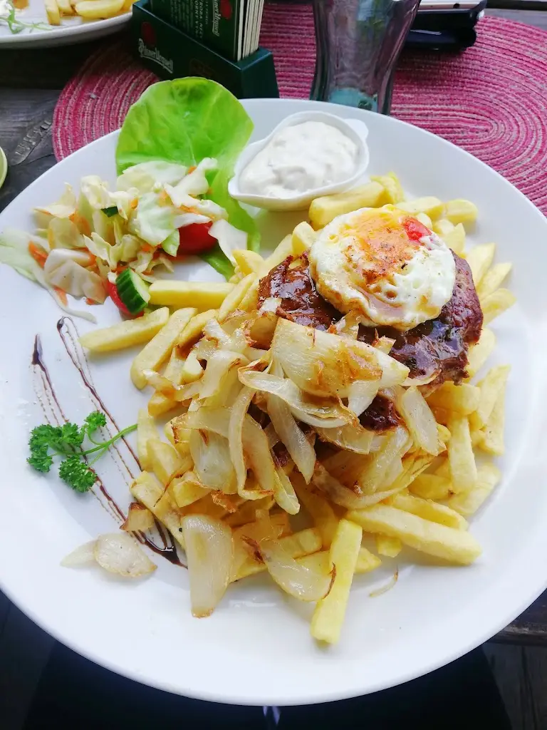 Wendy Týčová_Jirčanská hospůdka Na návsi_Psáry_review