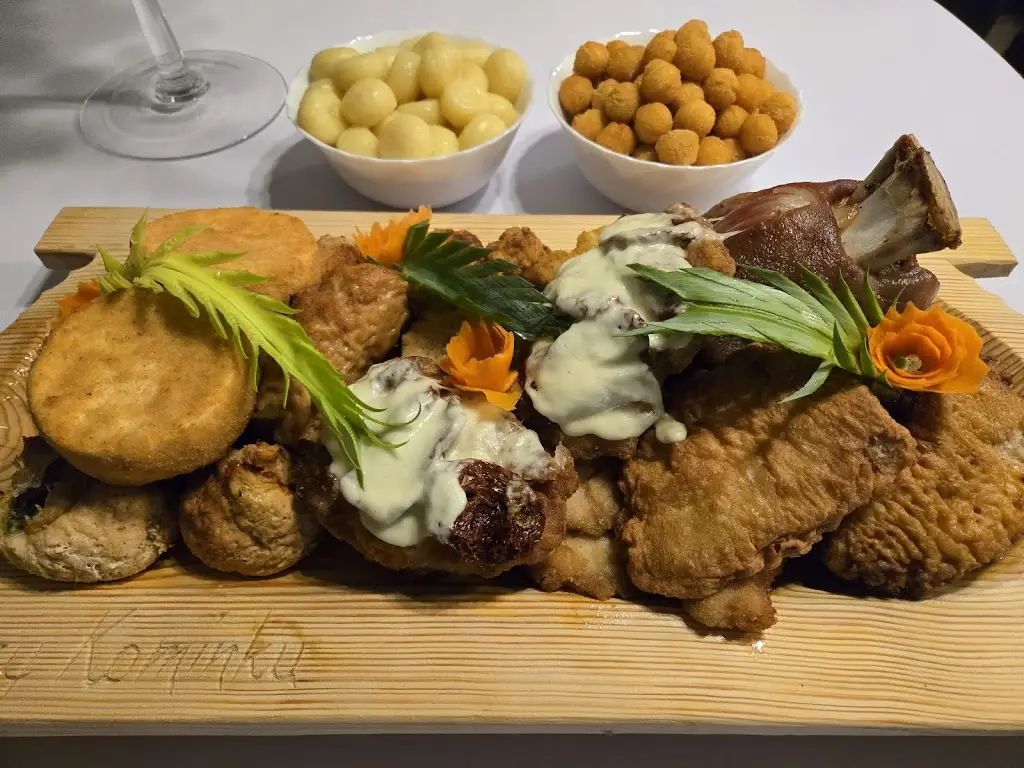 Restauracja & Pizzeria przy Kominku_Psáry_slider_image_3