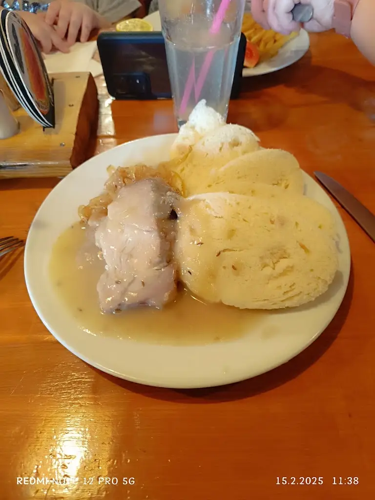 Restaurace U Marka_Pečky_slider_image_3