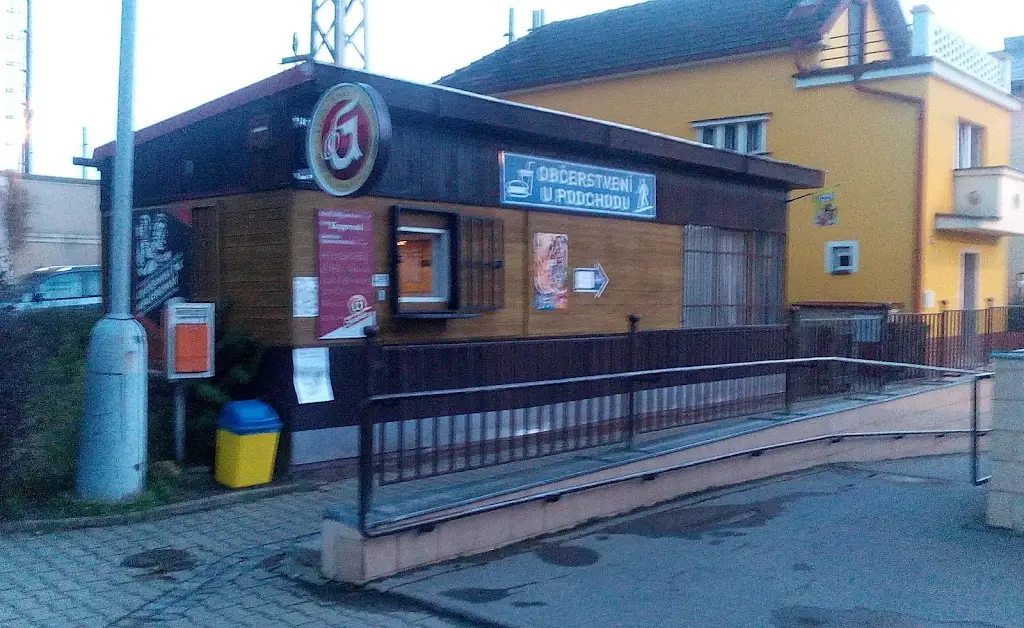 Občerstvení U Podchodu restaurant in Pečky