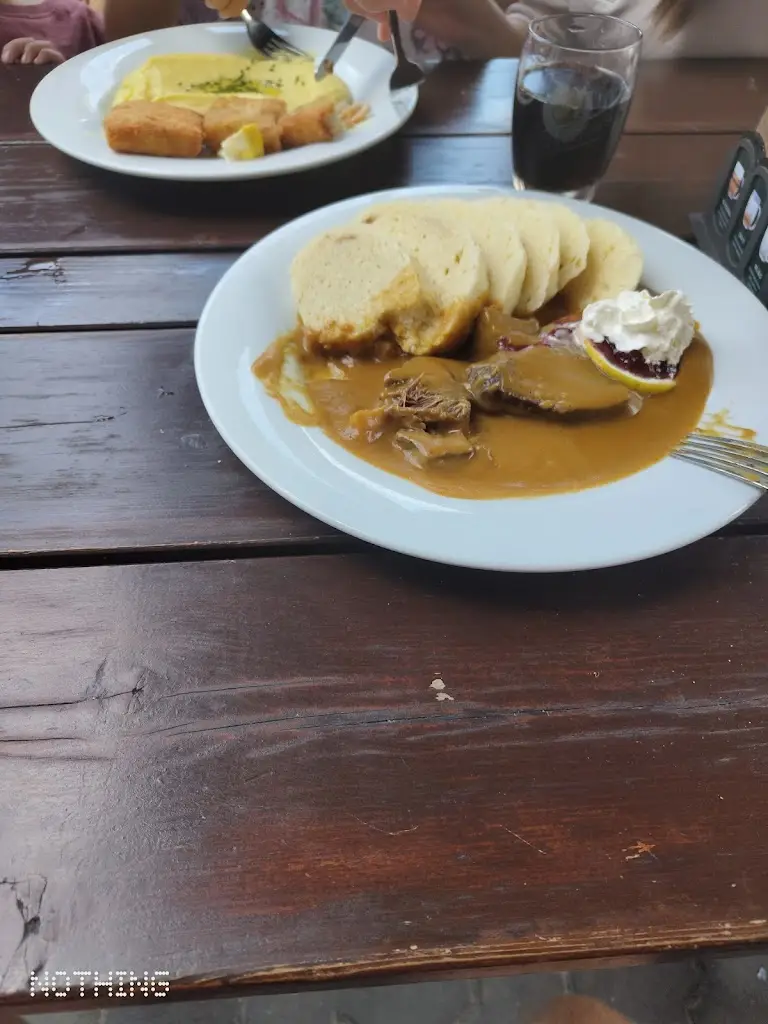 Bartek Sekowski_Hostinec U Rysů_Řevnice_review