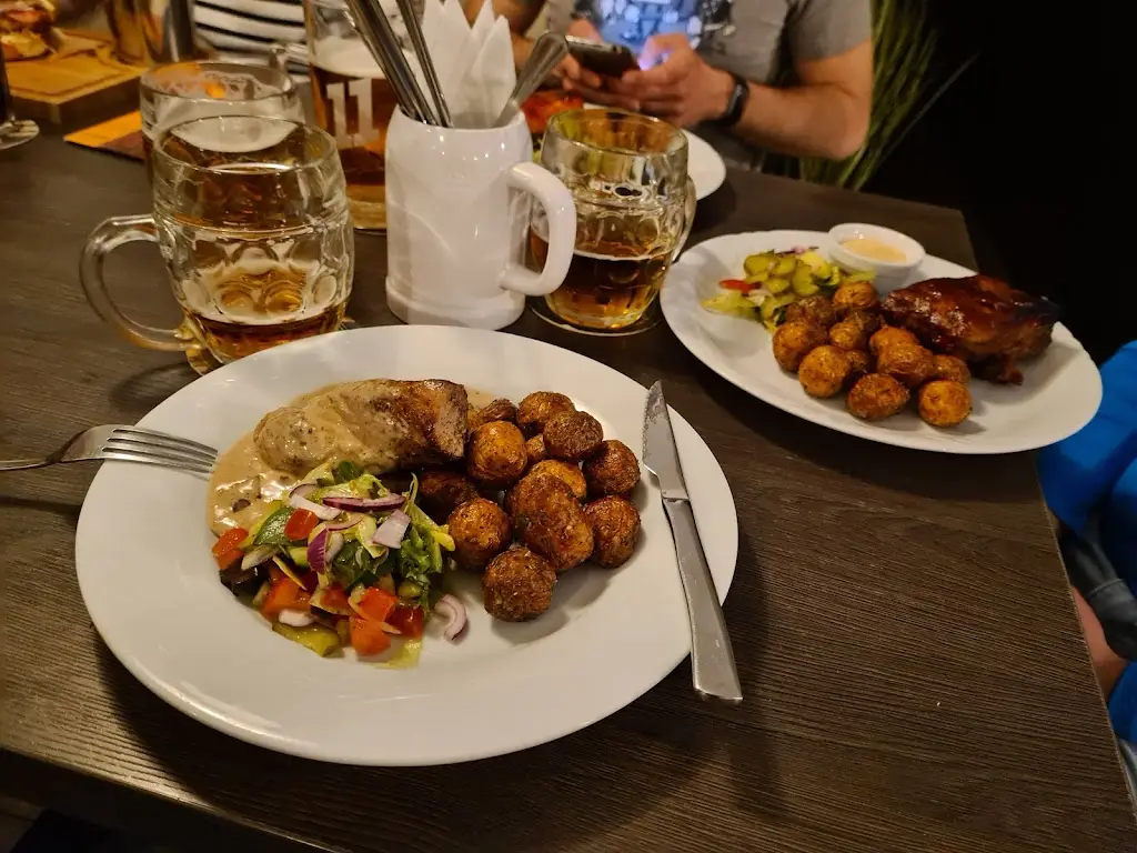 Krzysztof Pawleta_Hostinec U Rysů_Řevnice_review