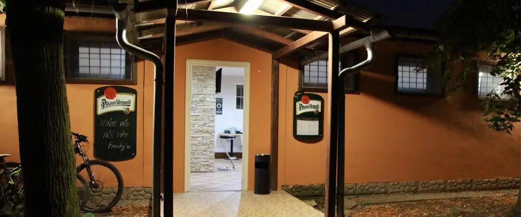 Frenky's restaurant ristorante a Šestajovice