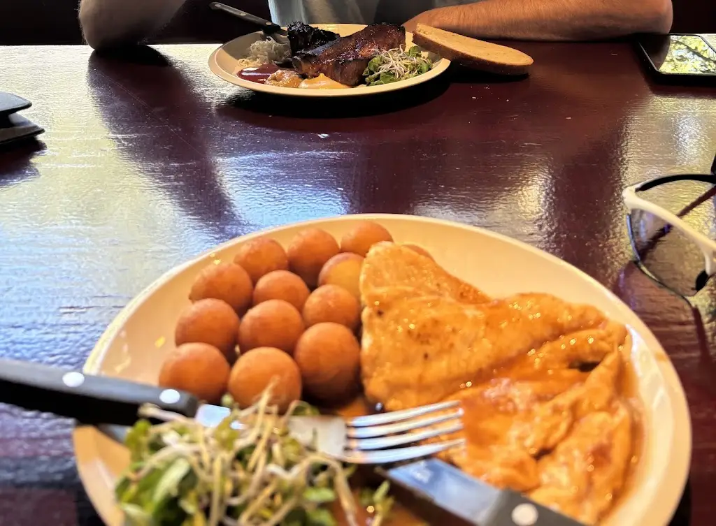 Jana Kubíková_Restaurace Taverna, Restaurace Vagón_Sázava_review