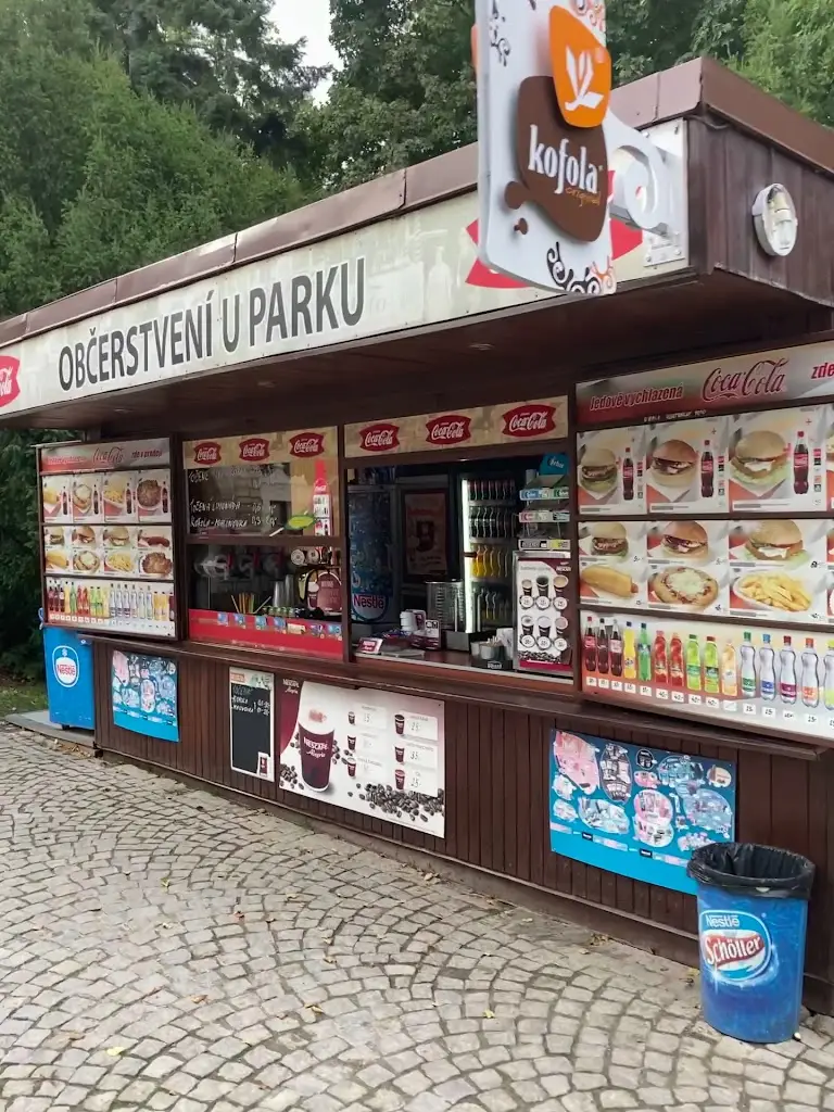 Občerstvení u hlavního vstupu u zámku_Průhonice_slider_image_2