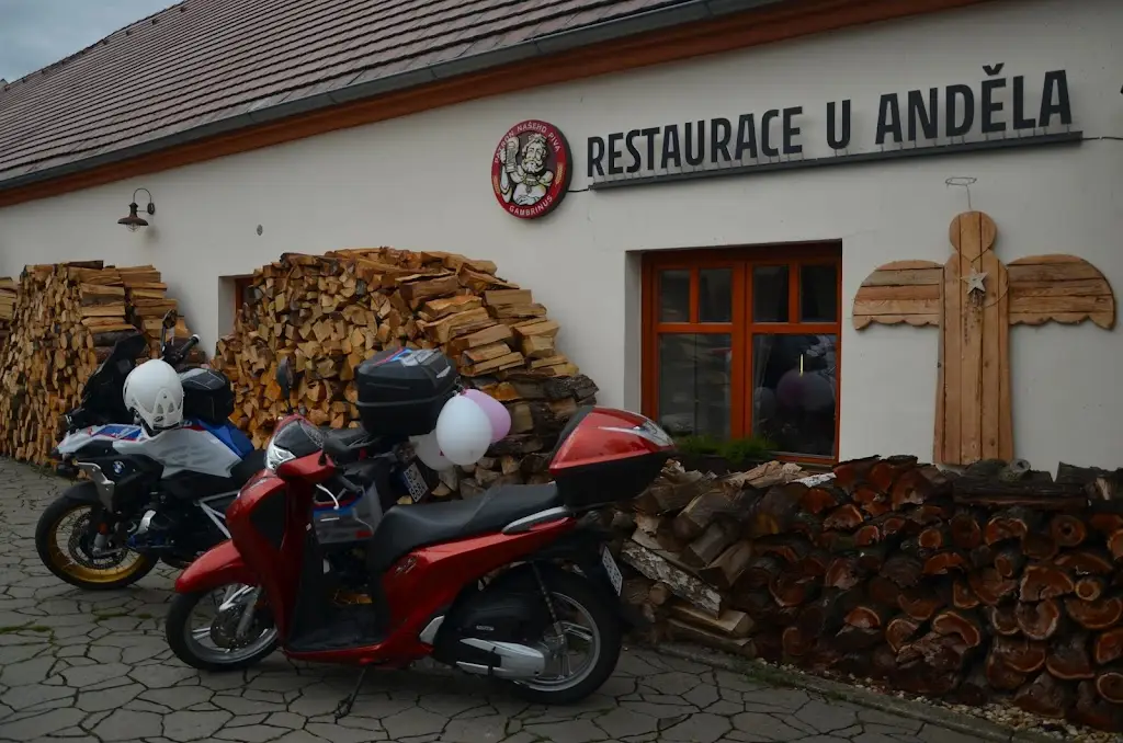 Jana Marie Katolická_Restaurace U Anděla_Planá nad Lužnicí_review