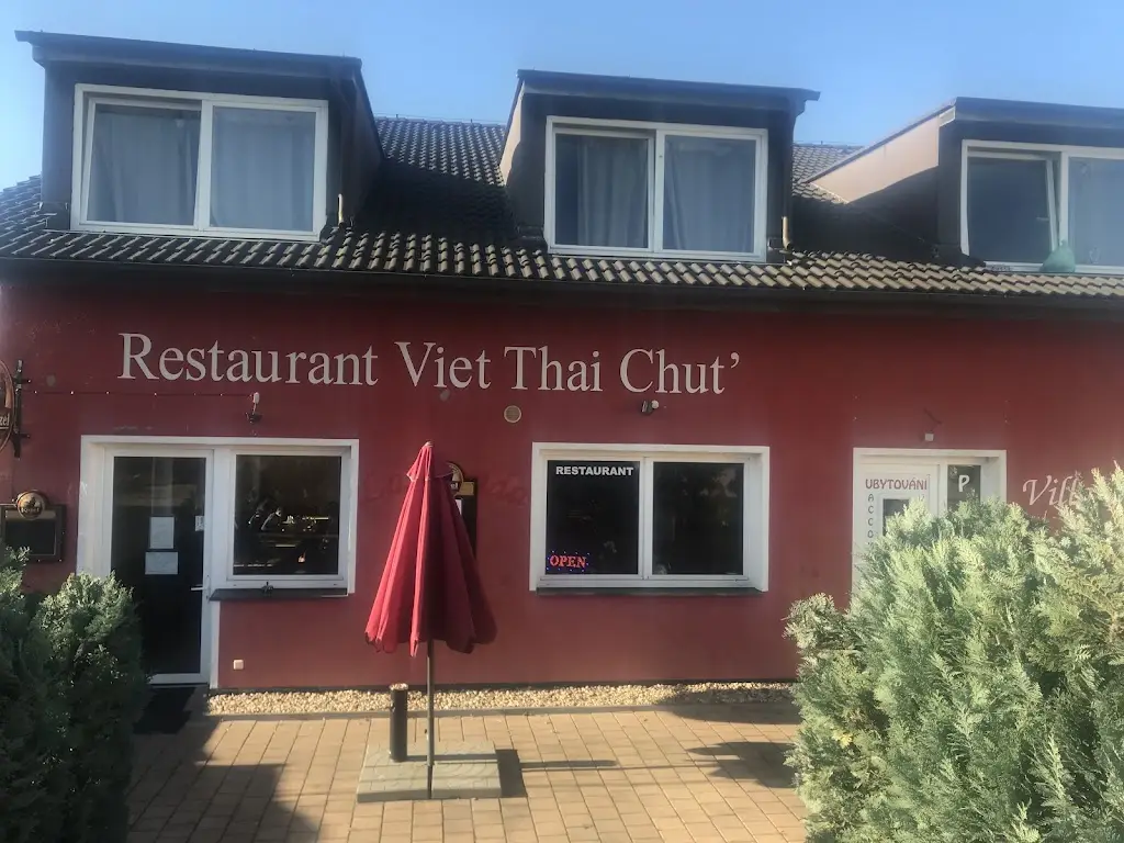 Charles Seaton Jr. (ChuckDiesal)_Viet Thai Chut' Strancice_Strančice_recensione