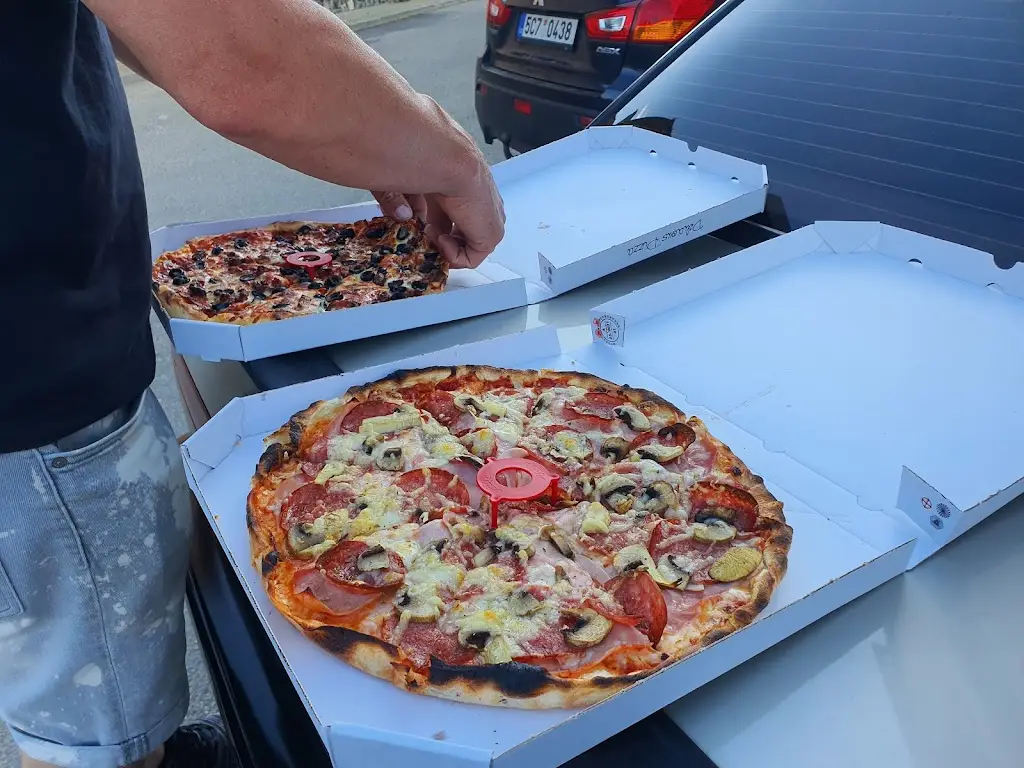 Menu_Pizza u řeky_Planá nad Lužnicí_image_4