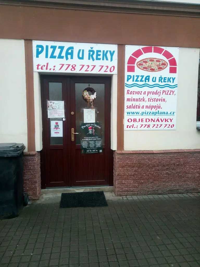 Pizza u řeky_Planá nad Lužnicí_slider_image_3