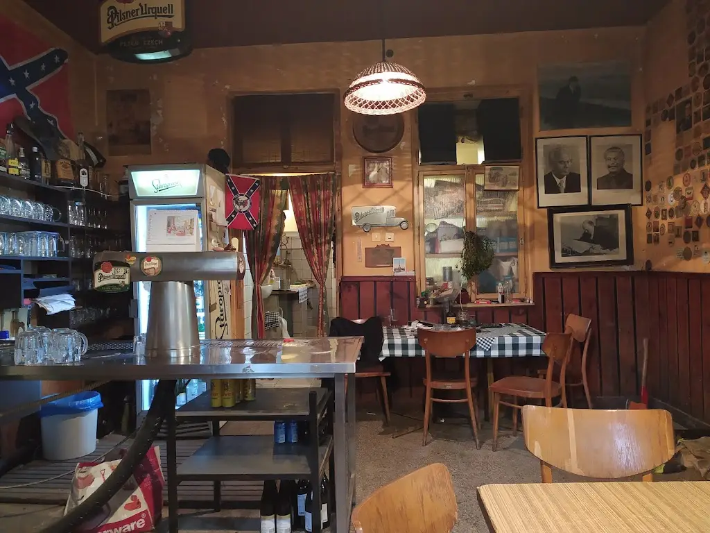 Jan Vlach_U Valtrů_Třebotov_review