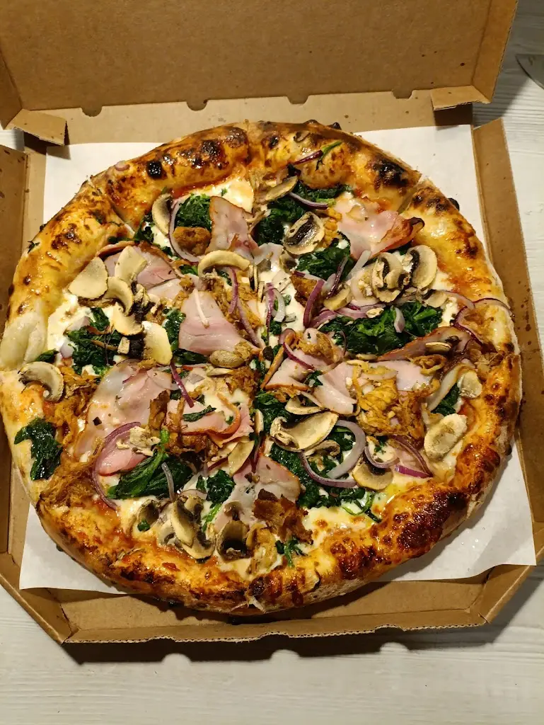 Vojty Pizza_Trhový Štěpánov_slider_image_2