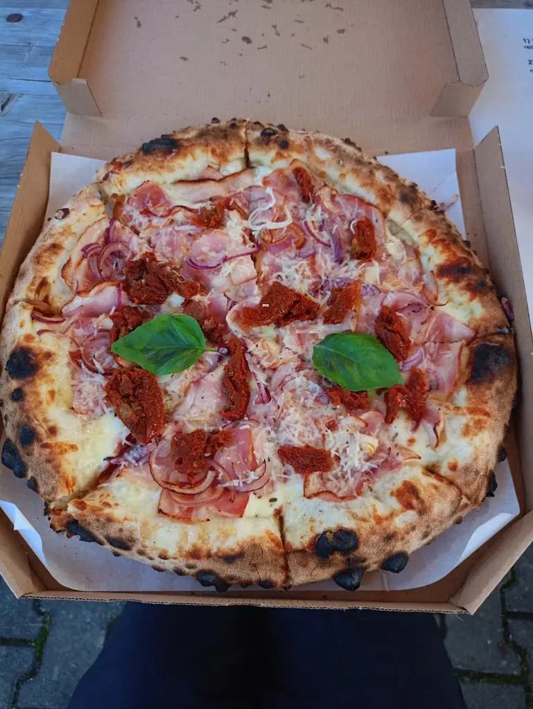 Vojty Pizza_Trhový Štěpánov_slider_image_3